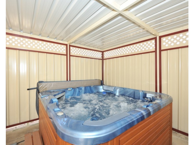 31 Azure Way, Warnbro WA 6169