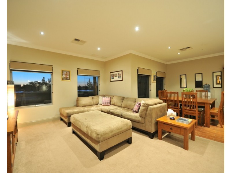 87 Aurora Drive, Atwell WA 6164