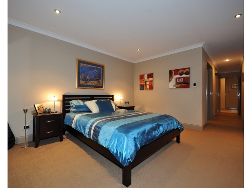 87 Aurora Drive, Atwell WA 6164