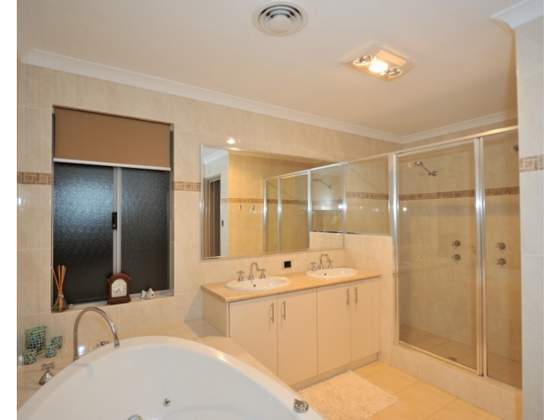 87 Aurora Drive, Atwell WA 6164