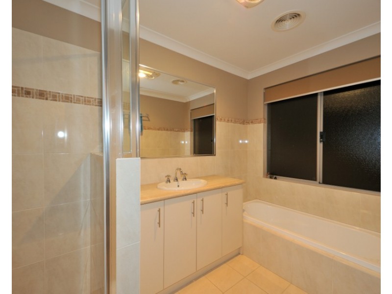 87 Aurora Drive, Atwell WA 6164