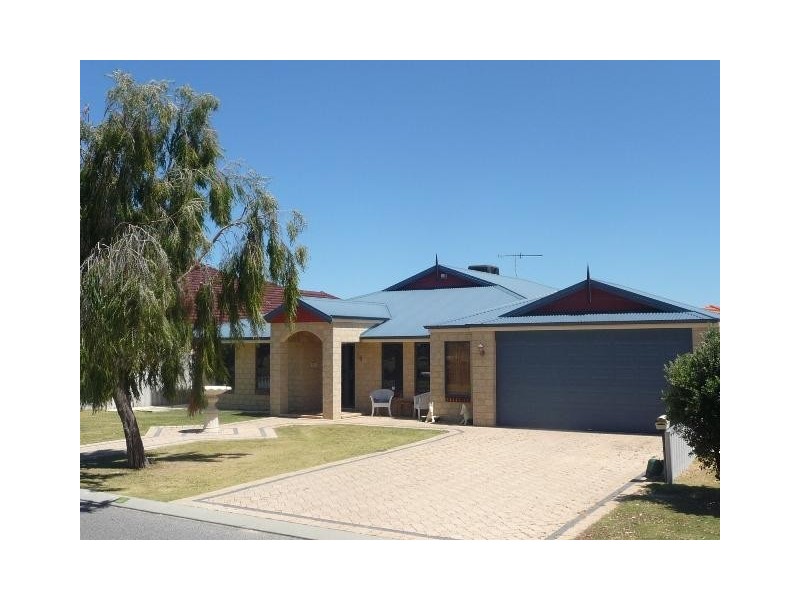 18 Montoro Drive, Port Kennedy WA 6172