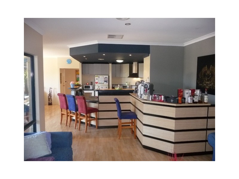 18 Montoro Drive, Port Kennedy WA 6172