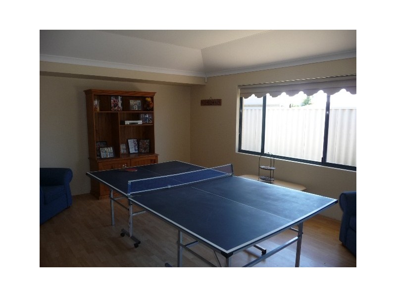 18 Montoro Drive, Port Kennedy WA 6172