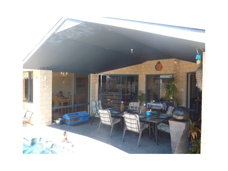 18 Montoro Drive, Port Kennedy WA 6172