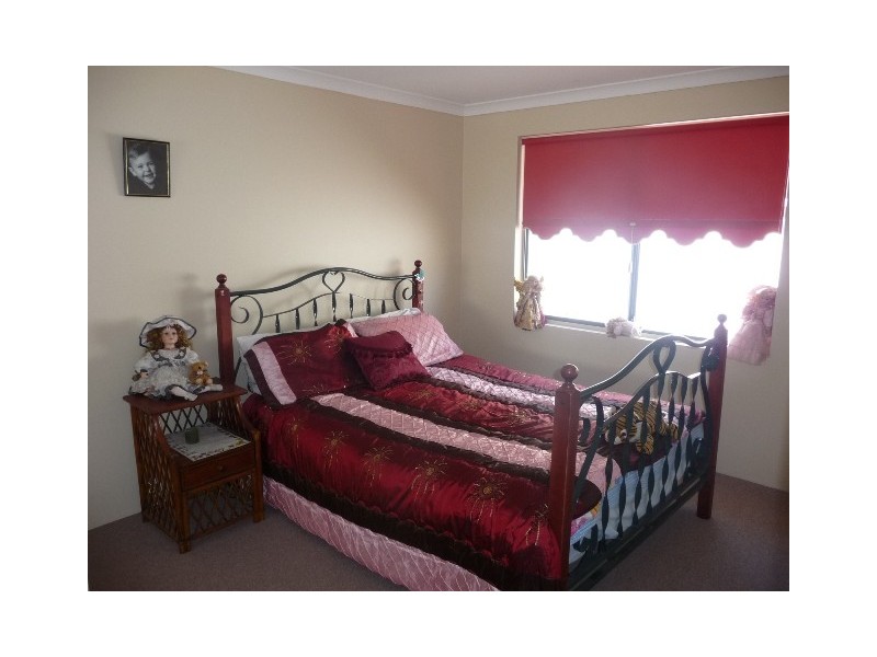 18 Montoro Drive, Port Kennedy WA 6172