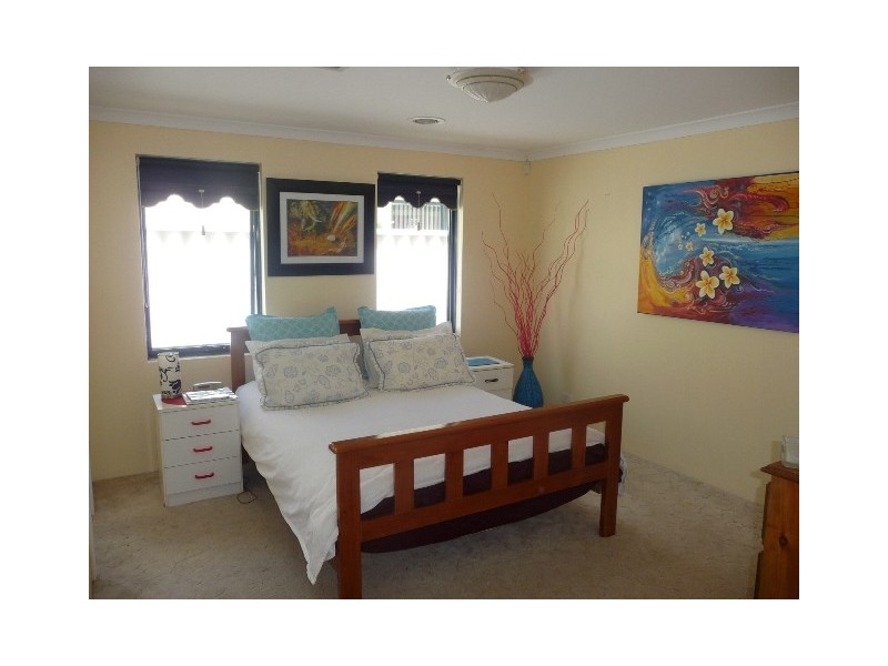 18 Montoro Drive, Port Kennedy WA 6172