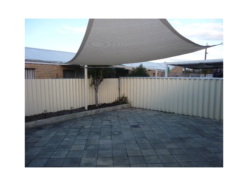 4/105 Simpson Ave, Rockingham WA 6168