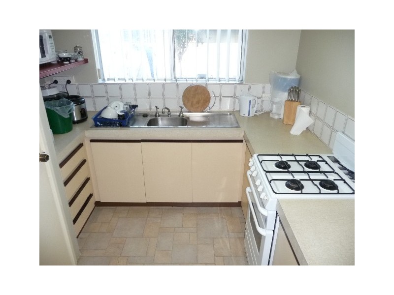 4/105 Simpson Ave, Rockingham WA 6168