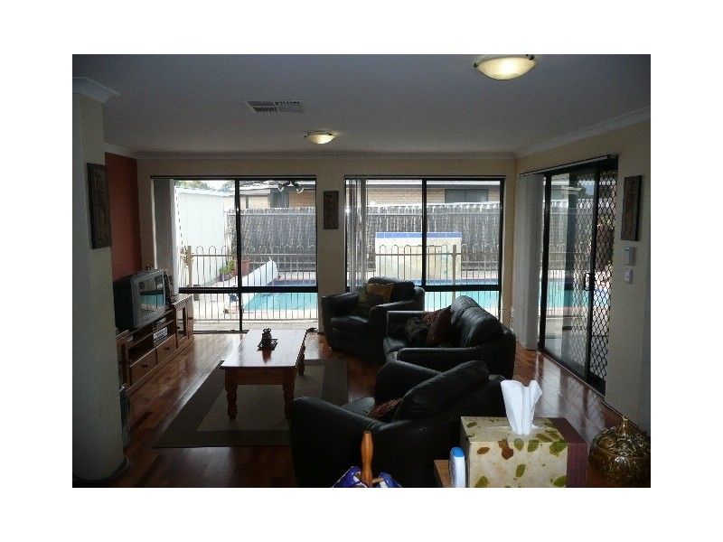 13 Mary Blair Way, Warnbro WA 6169