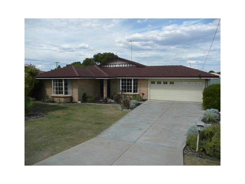 16 Wooleen Street, Golden Bay WA 6174