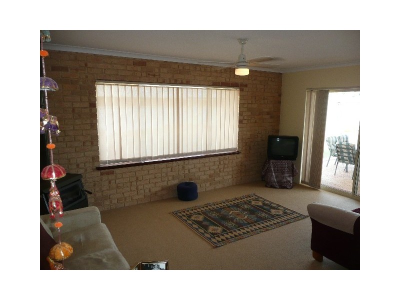 16 Wooleen Street, Golden Bay WA 6174