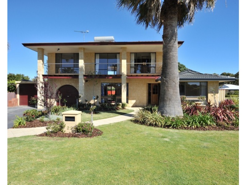 22 Kingston Way, Safety Bay WA 6169