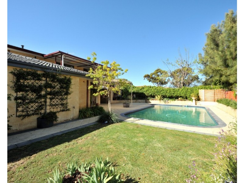 22 Kingston Way, Safety Bay WA 6169