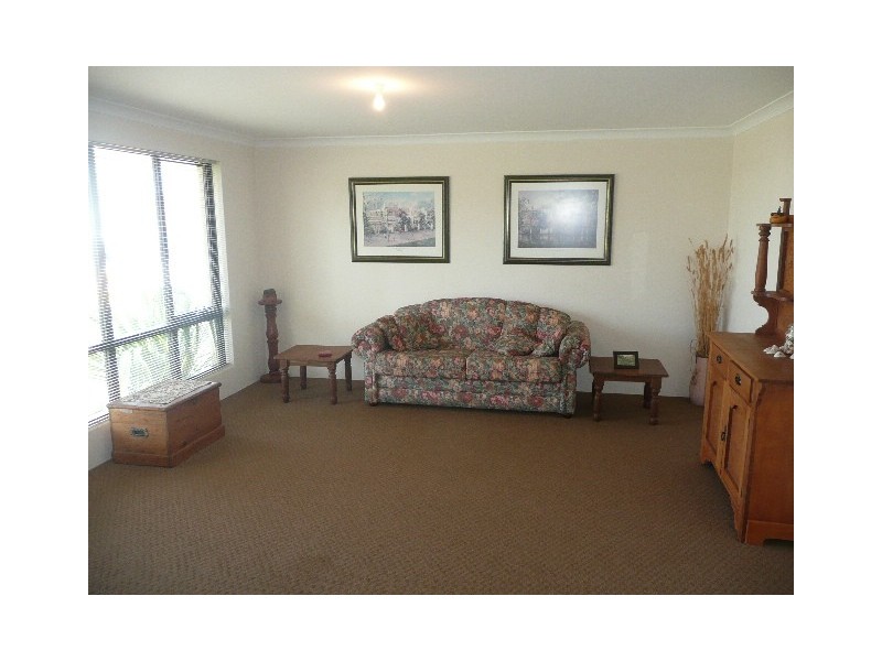 8 Nursling Chase, Wellard WA 6170