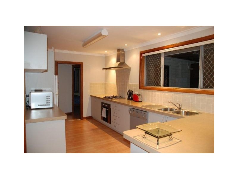 18 Seahaven Street, Safety Bay WA 6169