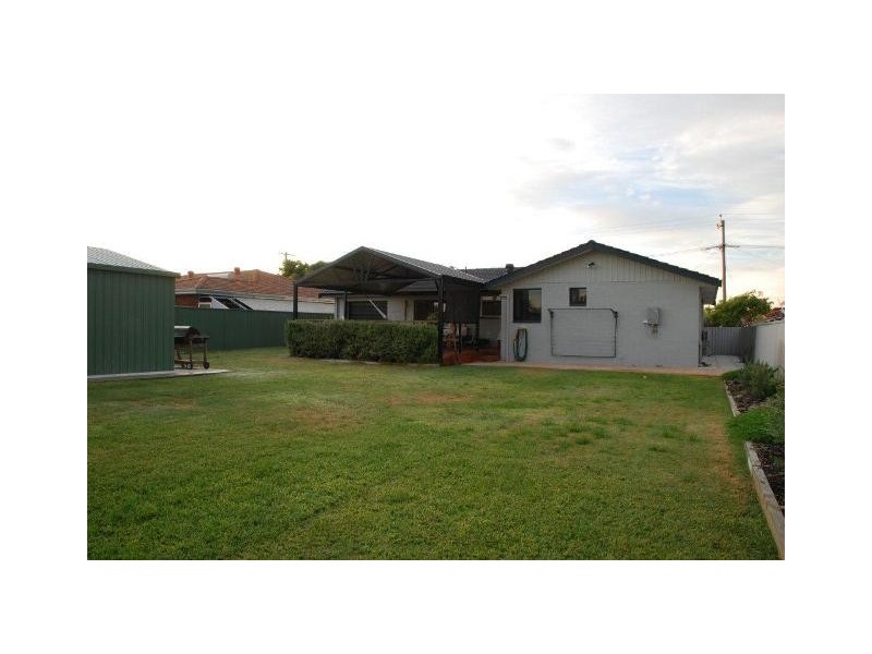 18 Seahaven Street, Safety Bay WA 6169