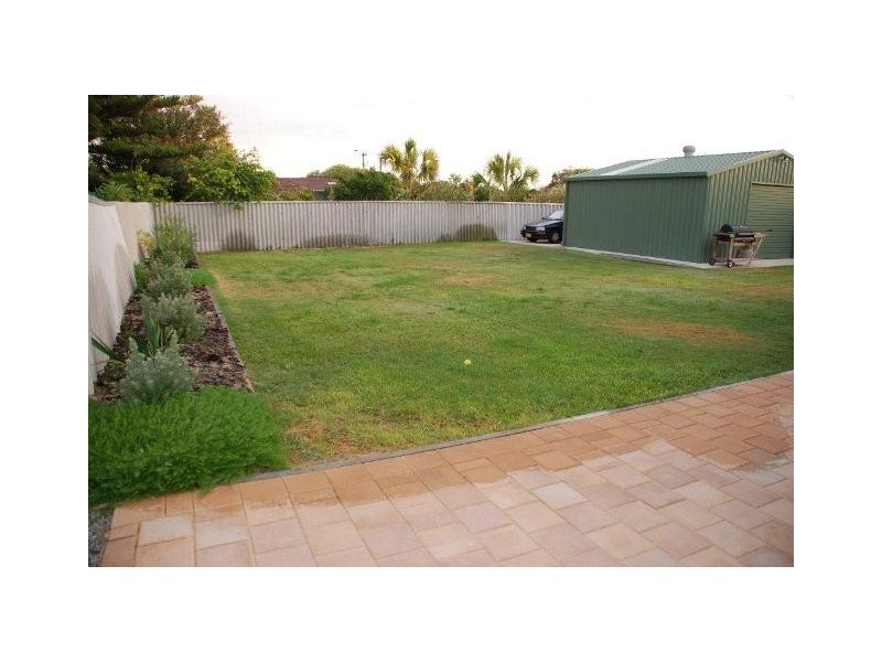 18 Seahaven Street, Safety Bay WA 6169