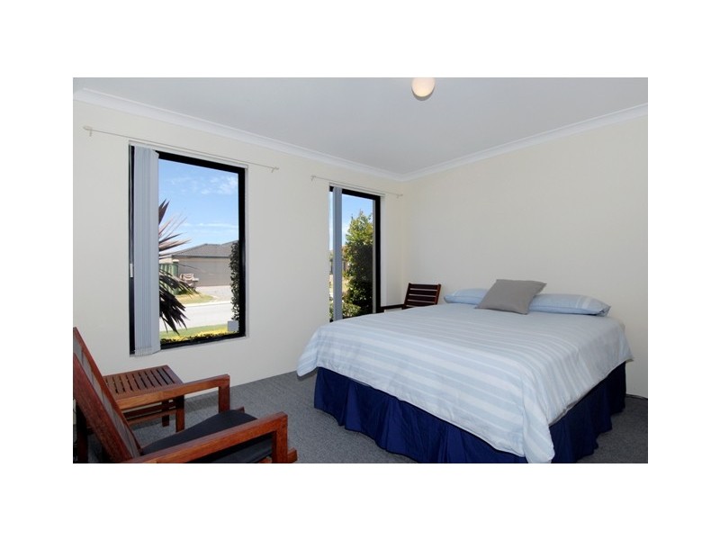 57 Zaragoza Drive, Port Kennedy WA 6172