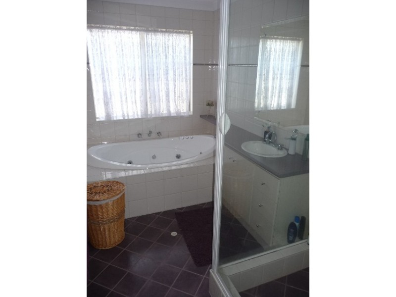 17 Claiborne Road, Secret Harbour WA 6173