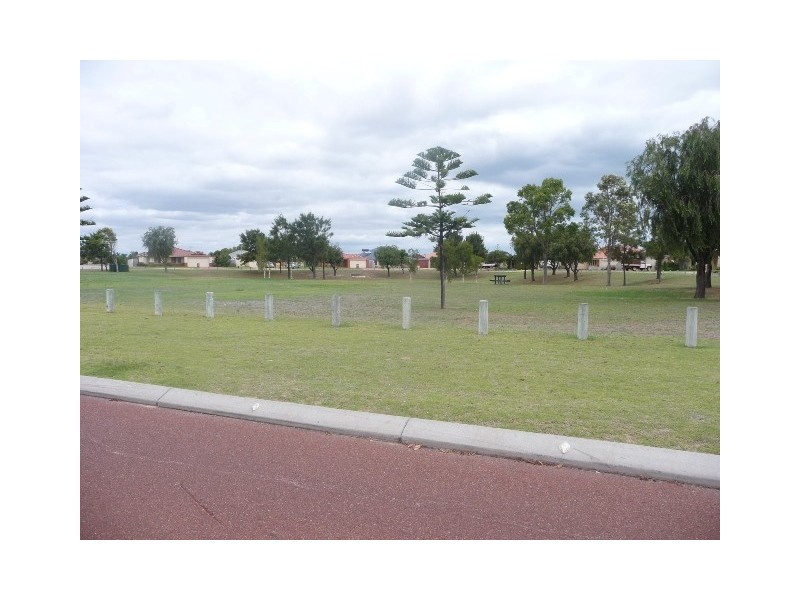 19 Logwood Avenue, Port Kennedy WA 6172