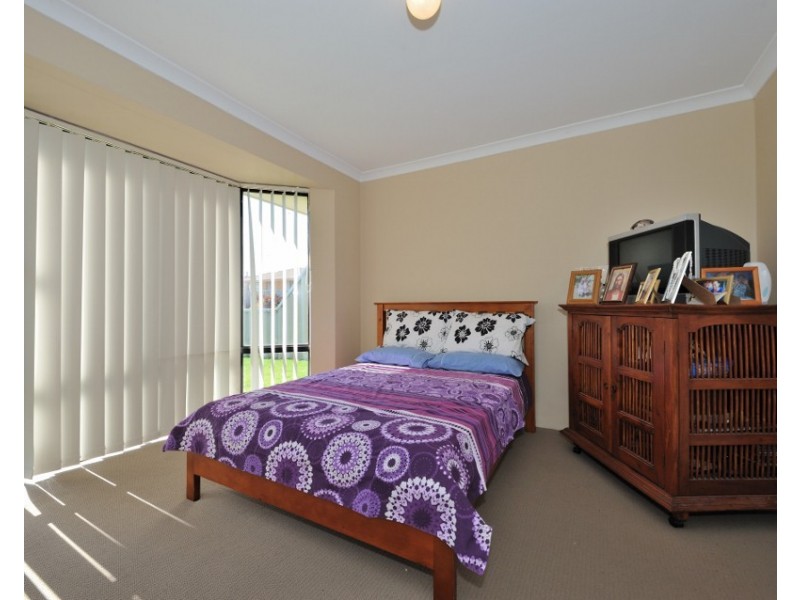 5 Corsair Cl, Port Kennedy WA 6172