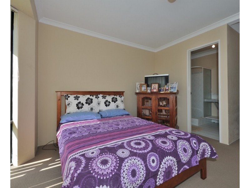 5 Corsair Cl, Port Kennedy WA 6172