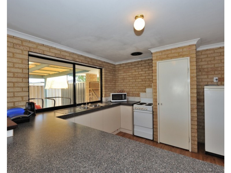 5 Corsair Cl, Port Kennedy WA 6172