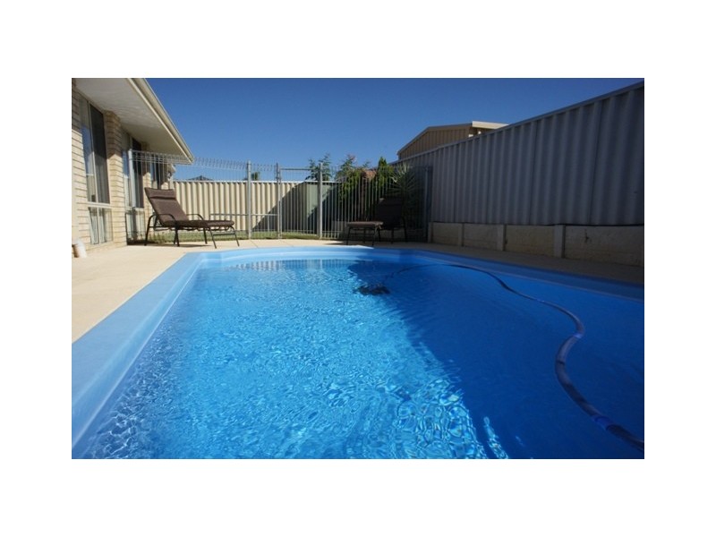 13 Nightingale Way, Warnbro WA 6169