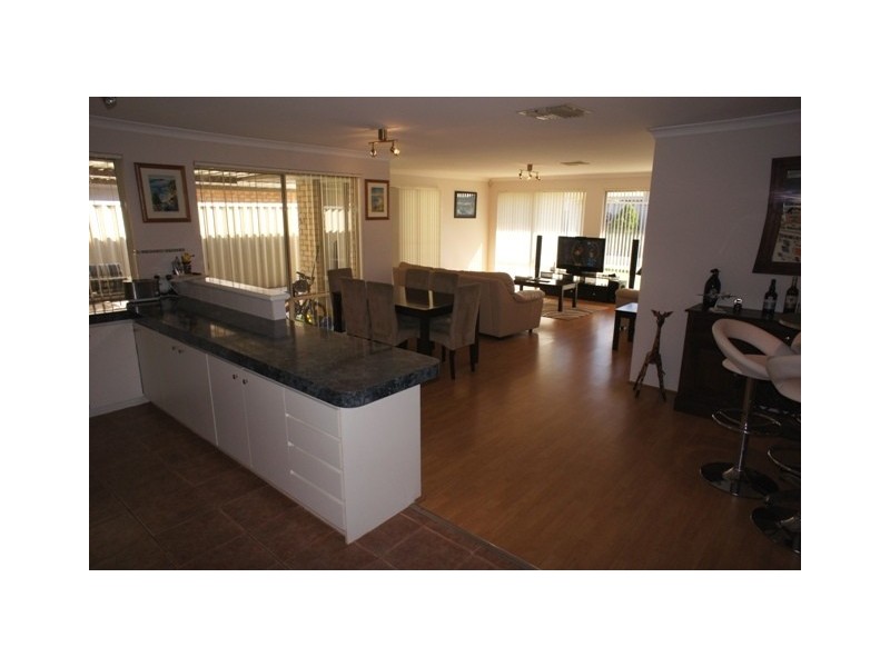 13 Nightingale Way, Warnbro WA 6169