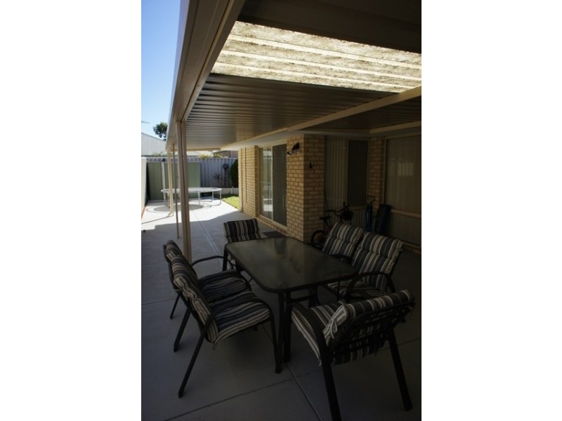 13 Nightingale Way, Warnbro WA 6169