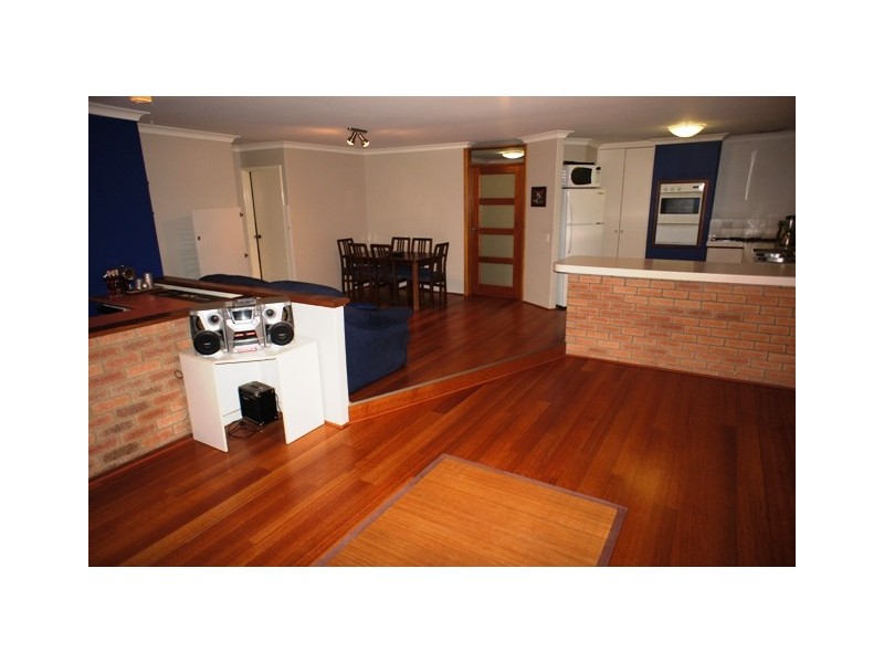 25 Kingsbridge Road, Warnbro WA 6169