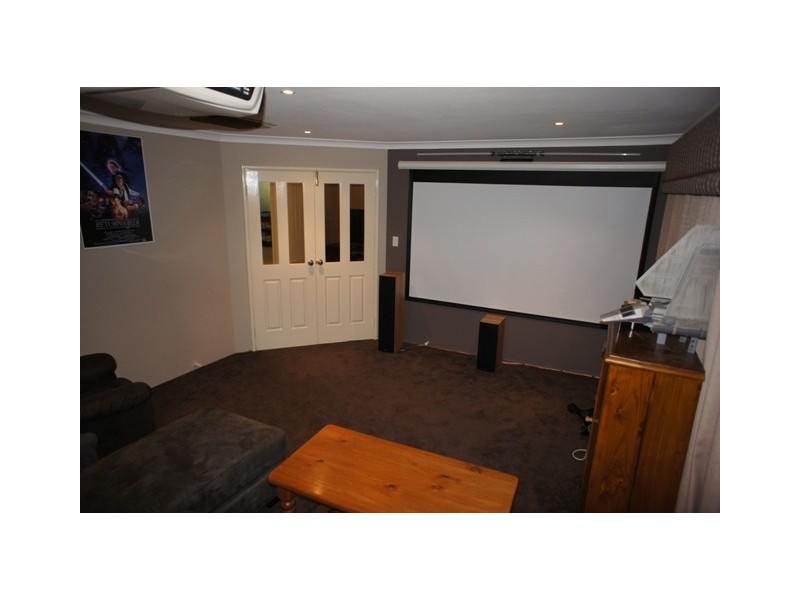 31 Alora Dr, Port Kennedy WA 6172