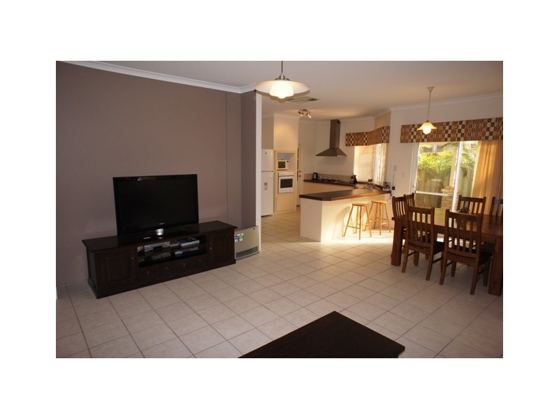 31 Alora Dr, Port Kennedy WA 6172