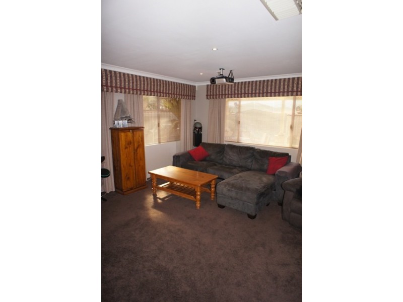 31 Alora Dr, Port Kennedy WA 6172