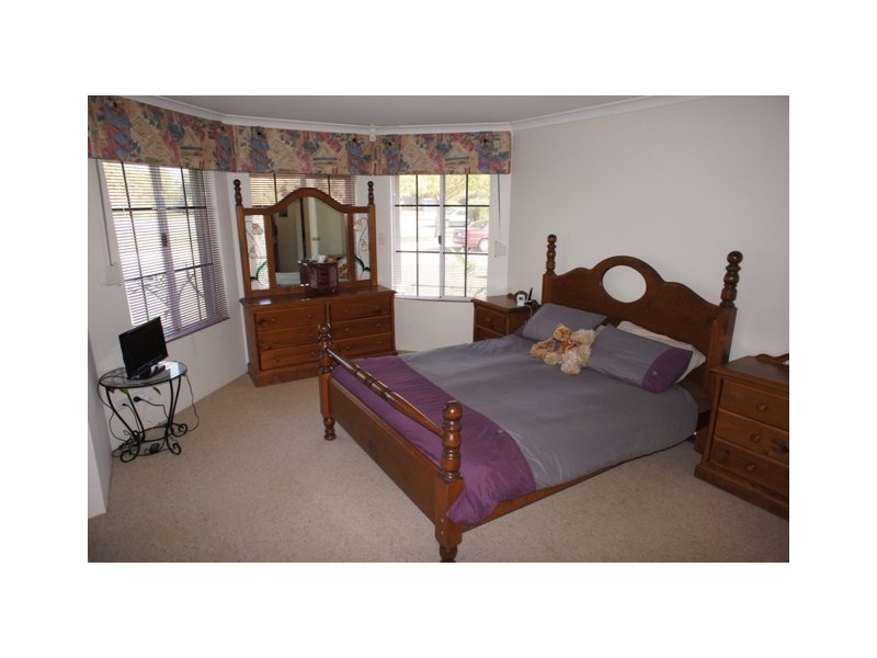 31 Alora Dr, Port Kennedy WA 6172