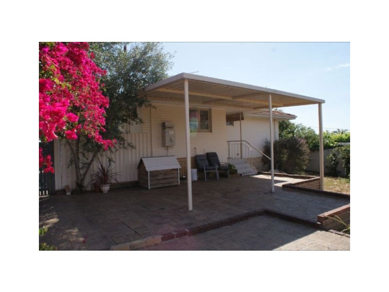 25 McKean Way, Parmelia WA 6167