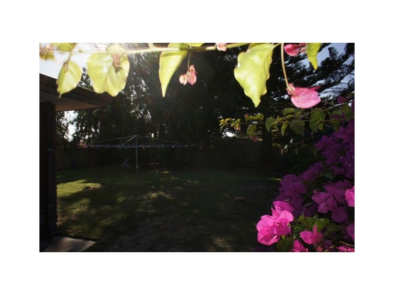18 Axminster Road, Warnbro WA 6169