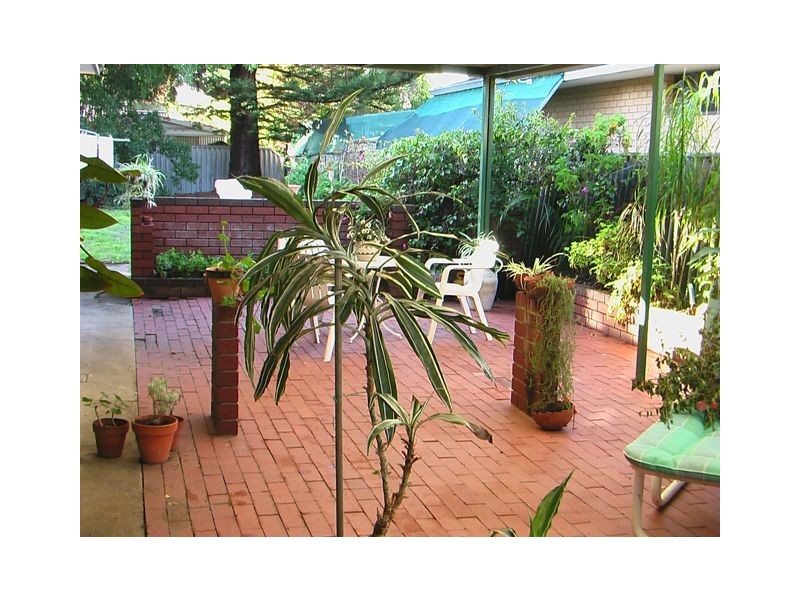 18 Axminster Road, Warnbro WA 6169