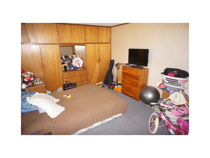 143 Safety Bay Road, Shoalwater WA 6169