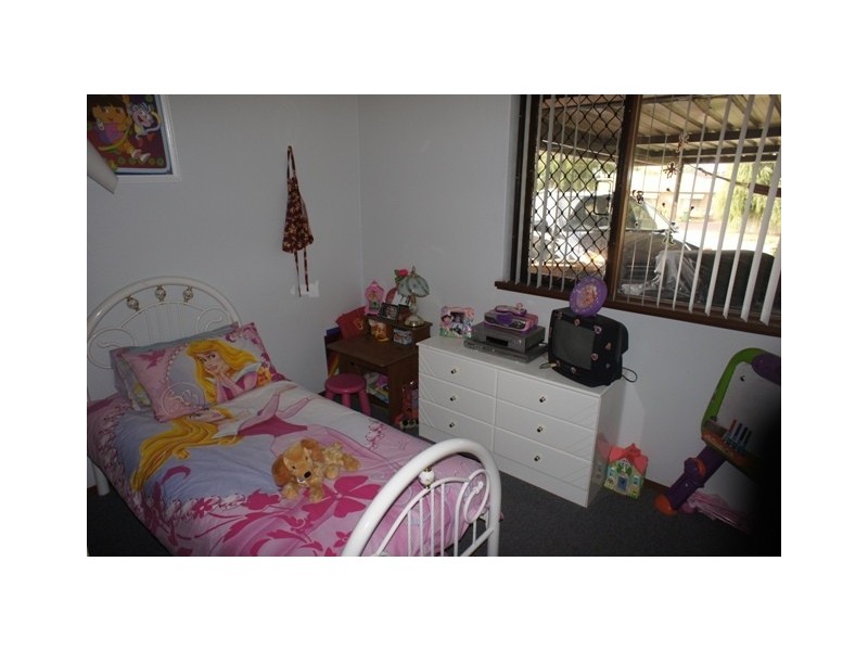 143 Safety Bay Road, Shoalwater WA 6169