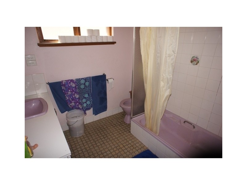 143 Safety Bay Road, Shoalwater WA 6169