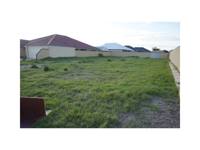 35 Pamplona Boulevard, Port Kennedy WA 6172
