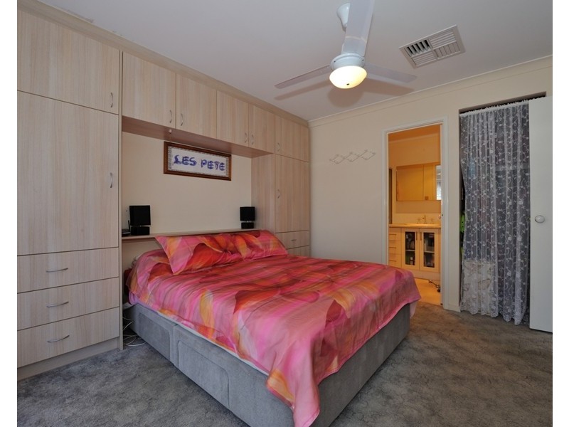 10 Cowrie Court, Waikiki WA 6169