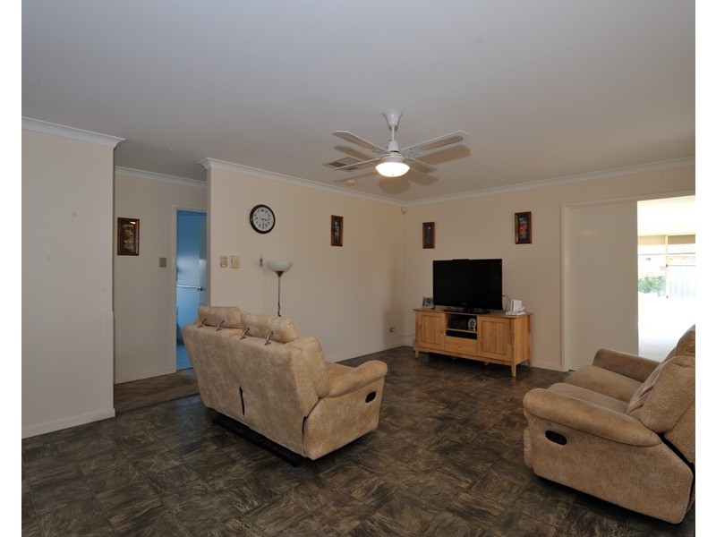 10 Cowrie Court, Waikiki WA 6169