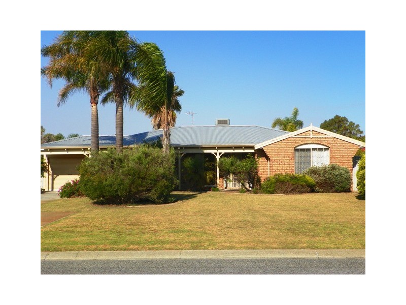 16 Port Royal Drive, Safety Bay WA 6169
