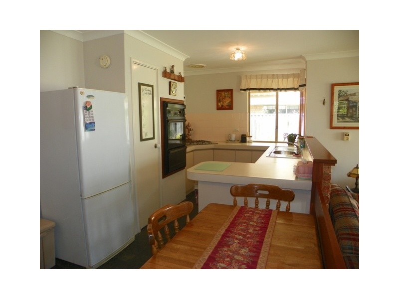 16 Port Royal Drive, Safety Bay WA 6169