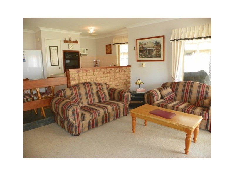 16 Port Royal Drive, Safety Bay WA 6169