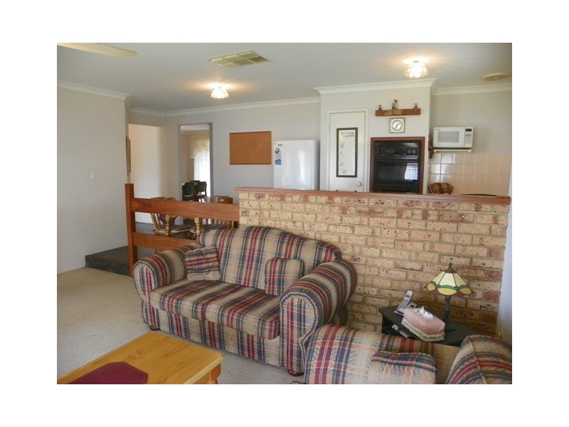 16 Port Royal Drive, Safety Bay WA 6169