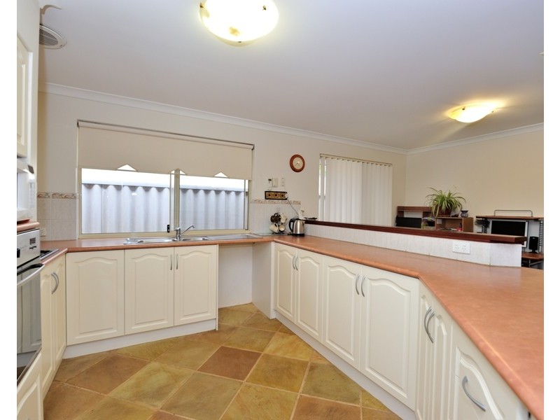 7 Amber Court, Warnbro WA 6169